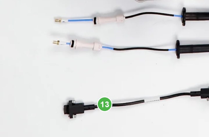 Cable de Señal de Radar Descendente señalada con el número 13 en el diagrama de despiece del DJI Agras T100